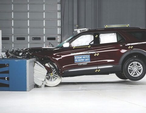 Crash test_Ford Explorer_featured